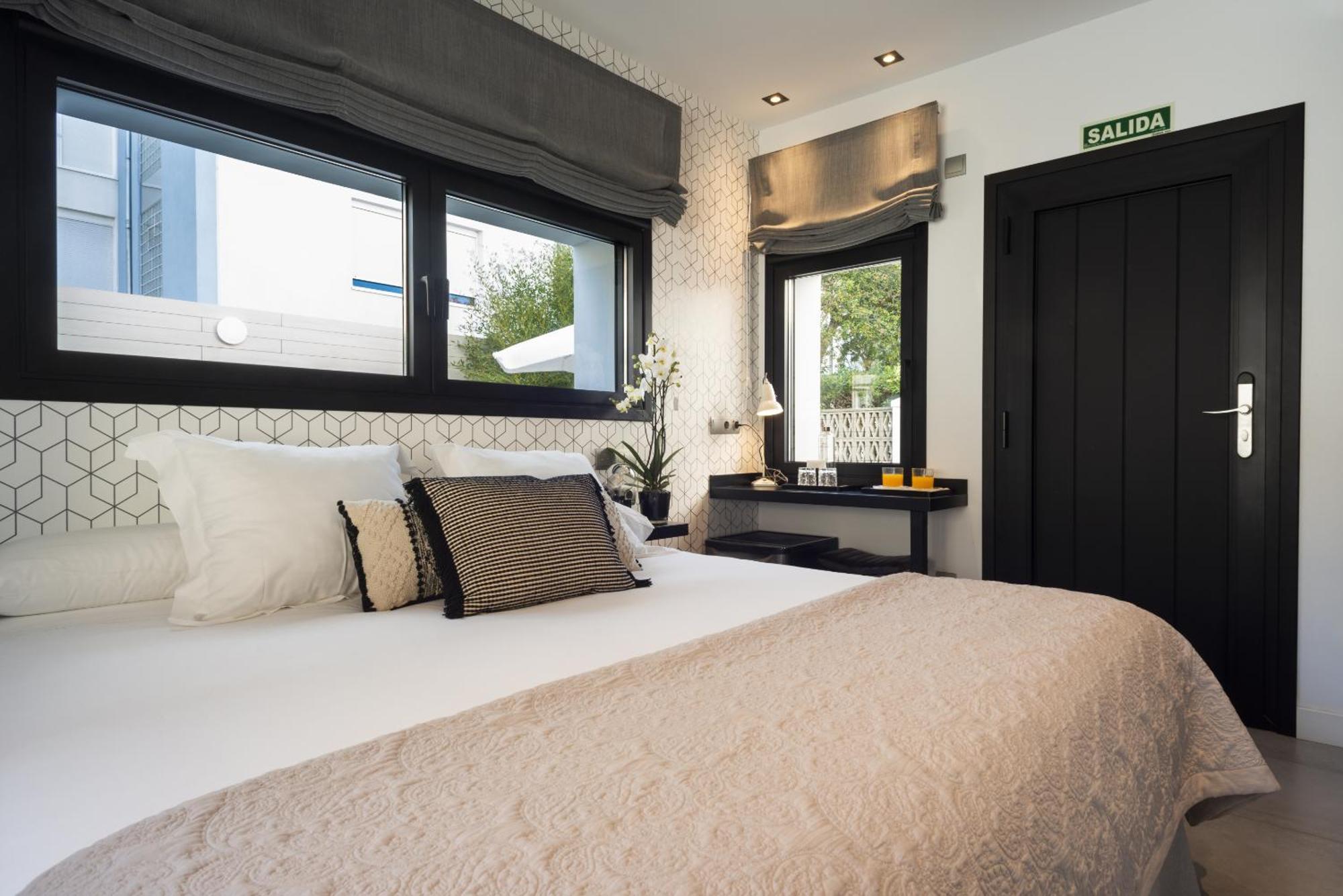 La Playa Suites Suances Phòng bức ảnh